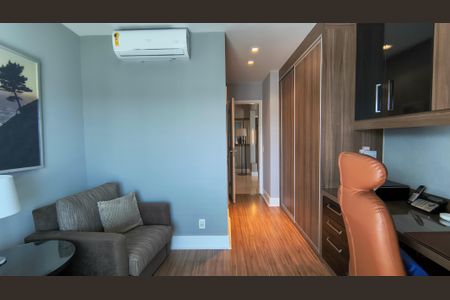 Apartamento à venda com 380m², 4 quartos e 4 vagas Apartamento à venda com 380m², 4 quartos e 4 vagasSuíte 1