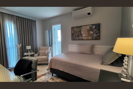 Apartamento à venda com 380m², 4 quartos e 4 vagas Apartamento à venda com 380m², 4 quartos e 4 vagasSuíte 3