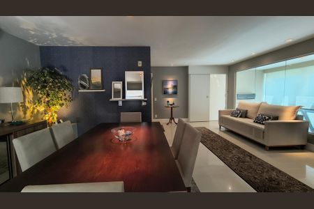 Apartamento à venda com 380m², 4 quartos e 4 vagas Apartamento à venda com 380m², 4 quartos e 4 vagasCobertura