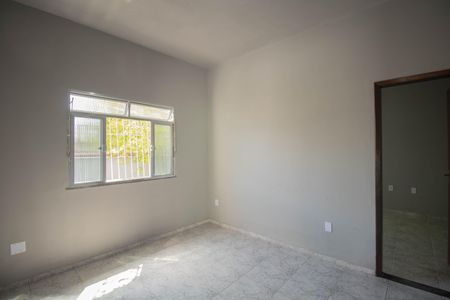 Sala de casa para alugar com 2 quartos, 360m² em Pacheco, São Gonçalo