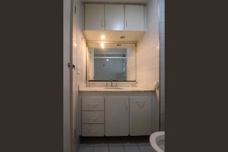 Apartamento para alugar com 77m², 3 quartos e 2 vagas Apartamento para alugar com 77m², 3 quartos e 2 vagasBanheiro social