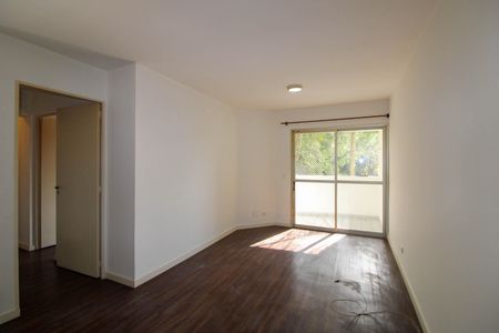 Sala de apartamento para alugar com 3 quartos, 77m² em Jardim Ampliacao, São Paulo