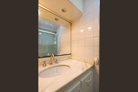 Apartamento para alugar com 77m², 3 quartos e 2 vagas Apartamento para alugar com 77m², 3 quartos e 2 vagasBanheiro