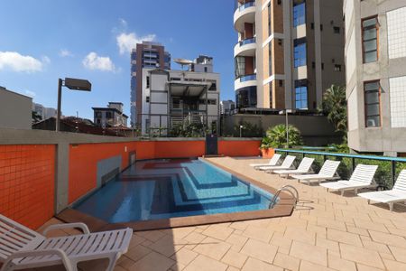 Apartamento à venda com 175m², 2 quartos e 2 vagasÁrea Comum - Piscina