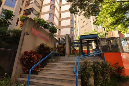 Apartamento à venda com 175m², 2 quartos e 2 vagasFachada