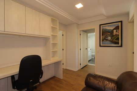 Apartamento à venda com 175m², 2 quartos e 2 vagasEscritório