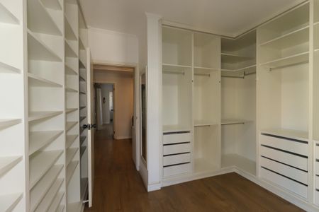 Apartamento à venda com 175m², 2 quartos e 2 vagasCloset