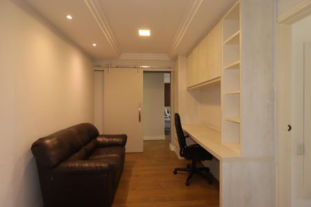 Apartamento à venda com 175m², 2 quartos e 2 vagasEscritório