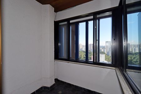 Apartamento à venda com 175m², 2 quartos e 2 vagasVaranda da Cozinha