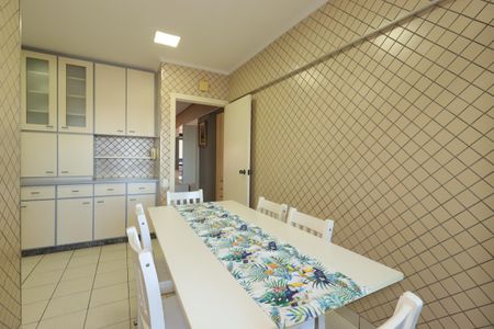 Apartamento à venda com 175m², 2 quartos e 2 vagasCozinha