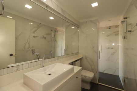 Apartamento à venda com 175m², 2 quartos e 2 vagasBanheiro da Suíte 1