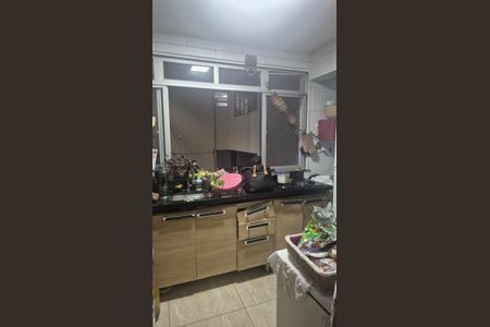 Cozinha de apartamento para alugar com 2 quartos, 48m² em Pituba, Salvador