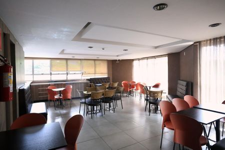 Apartamento para alugar com 55m², 1 quarto e 1 vaga Apartamento para alugar com 55m², 1 quarto e 1 vagaÁrea comum - Salão de festas