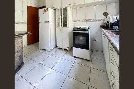 Casa para alugar com 4 quartos, 360m² em Santa Terezinha, Belo Horizonte