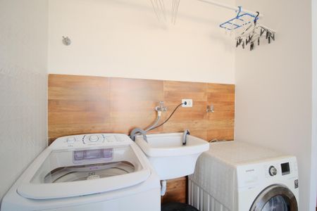 Casa de condomínio à venda com 147m², 3 quartos e 2 vagasÁrea de Serviço