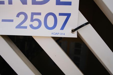 Casa de condomínio à venda com 147m², 3 quartos e 2 vagasPlaca