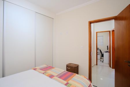 Casa de condomínio à venda com 147m², 3 quartos e 2 vagasSuíte