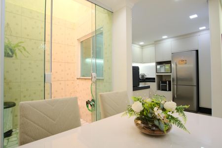 Casa de condomínio à venda com 147m², 3 quartos e 2 vagasSala de Jantar