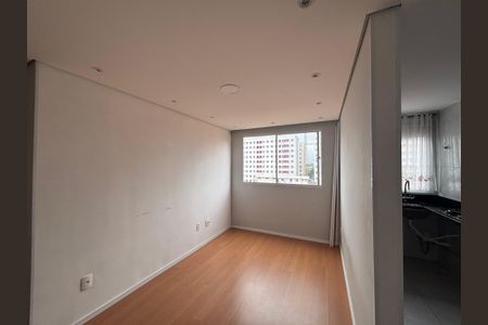 Sala de apartamento para alugar com 2 quartos, 43m² em Fazenda Caguaçu, São Paulo
