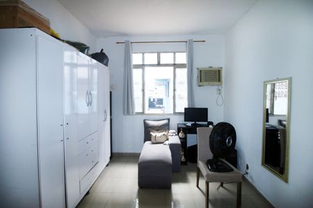 Quarto de casa à venda com 1 quarto, 68m² em Honório Gurgel, Rio de Janeiro