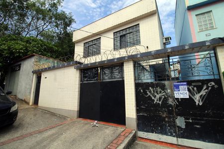 Casa à venda com 68m², 1 quarto e 1 vagaFachada da casa