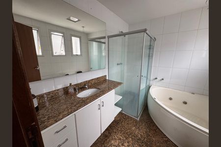 Apartamento para alugar com 141m², 4 quartos e 3 vagasBanheiro