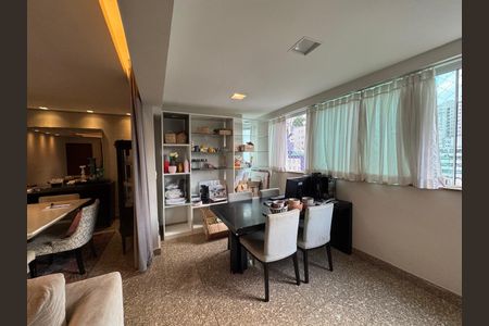 Apartamento para alugar com 141m², 4 quartos e 3 vagasSala