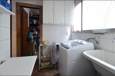 Apartamento à venda com 110m², 4 quartos e 2 vagas Apartamento à venda com 110m², 4 quartos e 2 vagasÁrea de Serviço