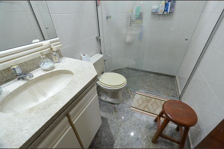 Apartamento à venda com 110m², 4 quartos e 2 vagas Apartamento à venda com 110m², 4 quartos e 2 vagasBanheiro Social