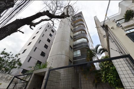 Apartamento à venda com 110m², 4 quartos e 2 vagas Apartamento à venda com 110m², 4 quartos e 2 vagasFachada