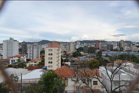 Apartamento à venda com 110m², 4 quartos e 2 vagas Apartamento à venda com 110m², 4 quartos e 2 vagasVista