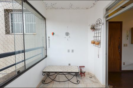 Apartamento à venda com 110m², 4 quartos e 2 vagas Apartamento à venda com 110m², 4 quartos e 2 vagasVaranda