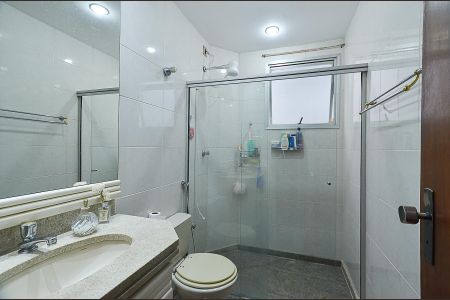 Apartamento à venda com 110m², 4 quartos e 2 vagas Apartamento à venda com 110m², 4 quartos e 2 vagasBanheiro Social