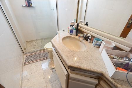 Apartamento à venda com 110m², 4 quartos e 2 vagas Apartamento à venda com 110m², 4 quartos e 2 vagasBanheiro Suíte