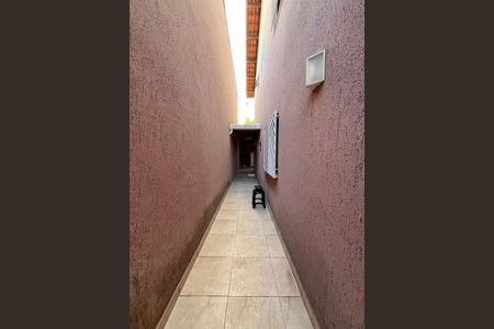 Casa para alugar com 239m², 3 quartos e 2 vagas Casa para alugar com 239m², 3 quartos e 2 vagasCorredor