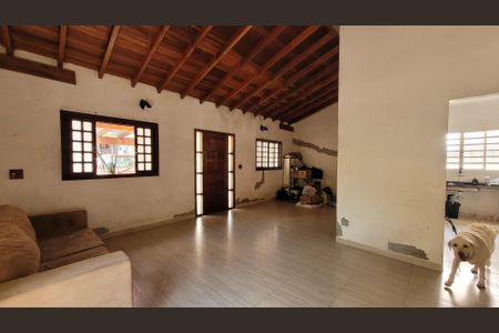 Sala de casa de condomínio para alugar com 3 quartos, 122m² em Conjunto Habitacional Vila Santana (sousas), Campinas