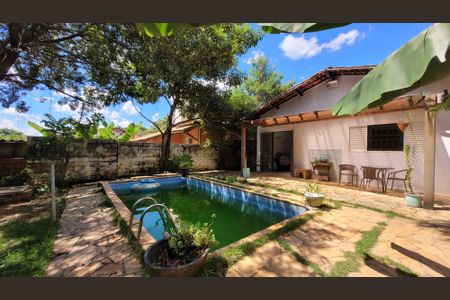 Casa de condomínio para alugar com 122m², 3 quartos e 3 vagas Casa de condomínio para alugar com 122m², 3 quartos e 3 vagasJardim