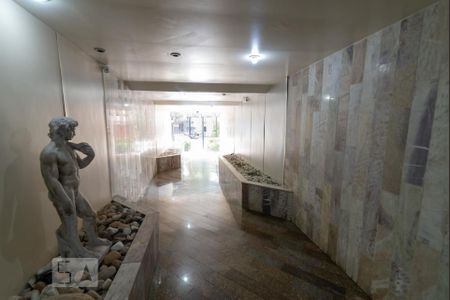 Apartamento à venda com 85m², 2 quartos e 2 vagasPortaria