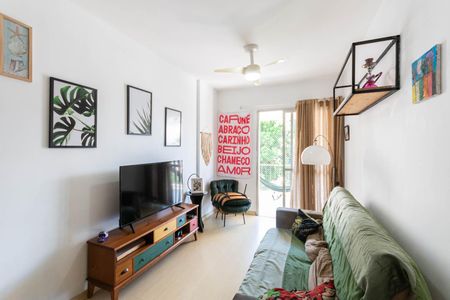 Apartamento à venda com 85m², 2 quartos e 2 vagasSala