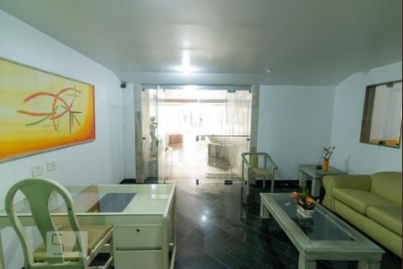 Apartamento à venda com 85m², 2 quartos e 2 vagasPortaria