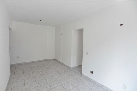 Apartamento à venda com 75m², 2 quartos e 1 vaga Apartamento à venda com 75m², 2 quartos e 1 vagaSala