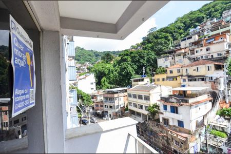 Apartamento à venda com 75m², 2 quartos e 1 vaga Apartamento à venda com 75m², 2 quartos e 1 vagaSala