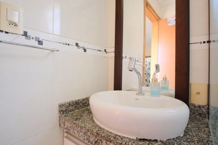 Casa de condomínio à venda com 119m², 2 quartos e 2 vagasBanheiro da Suíte 1