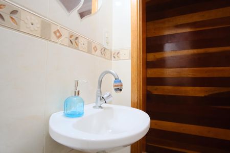 Casa de condomínio à venda com 119m², 2 quartos e 2 vagasLavabo