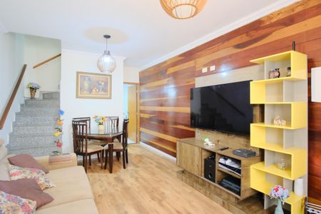 Casa de condomínio à venda com 119m², 2 quartos e 2 vagasSala