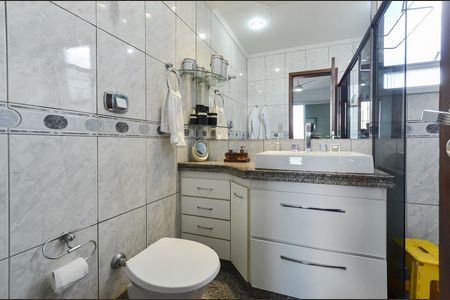 Apartamento à venda com 280m², 5 quartos e 3 vagas Apartamento à venda com 280m², 5 quartos e 3 vagasBanheiro Suíte