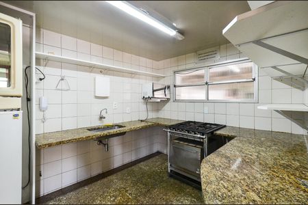 Apartamento à venda com 280m², 5 quartos e 3 vagas Apartamento à venda com 280m², 5 quartos e 3 vagasÁrea comum - Salão de festas