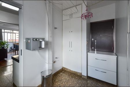 Apartamento à venda com 280m², 5 quartos e 3 vagas Apartamento à venda com 280m², 5 quartos e 3 vagasÁrea de Serviço