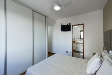 Apartamento à venda com 280m², 5 quartos e 3 vagas Apartamento à venda com 280m², 5 quartos e 3 vagasSuíte