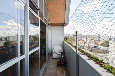 Apartamento à venda com 280m², 5 quartos e 3 vagas Apartamento à venda com 280m², 5 quartos e 3 vagasVaranda